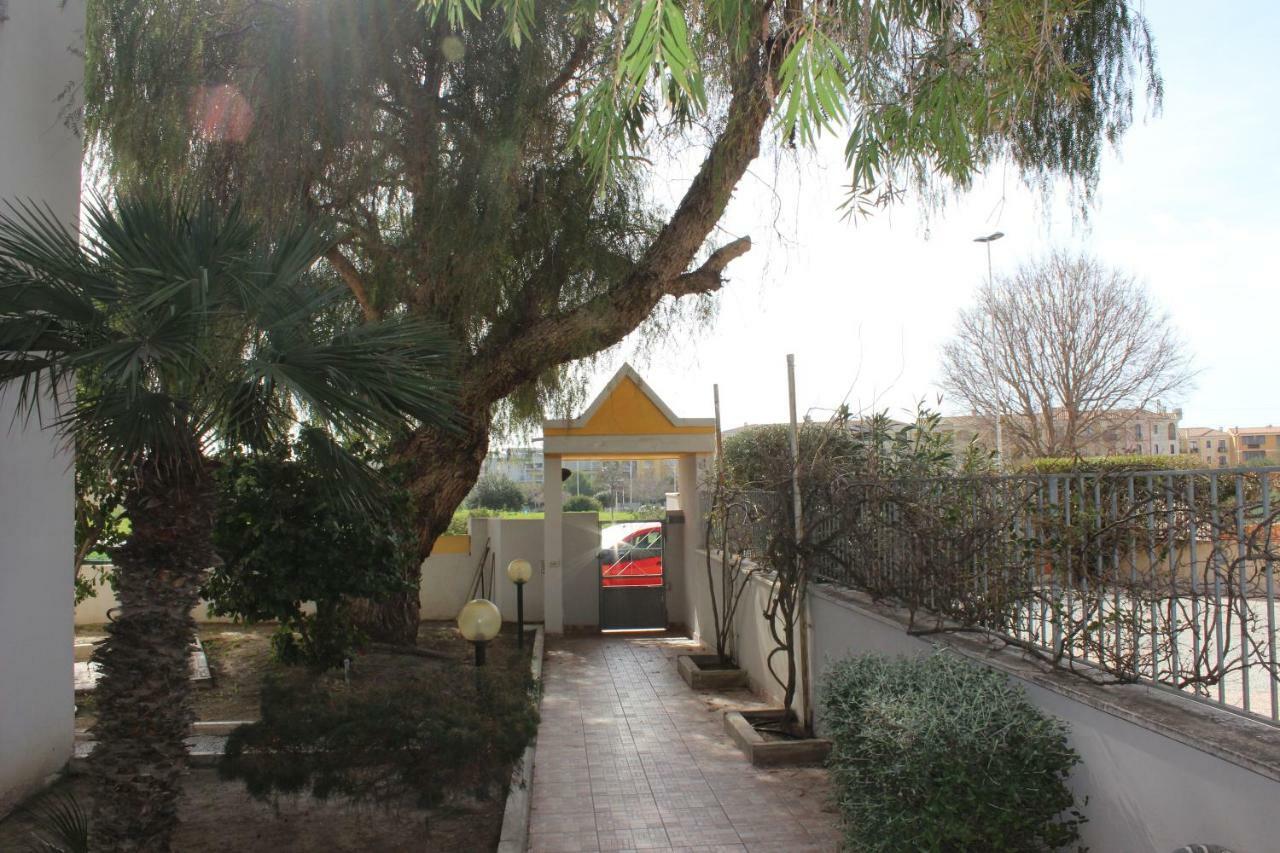 Giardini E Mare Bed & Breakfast Quartu SantʼElena Dış mekan fotoğraf