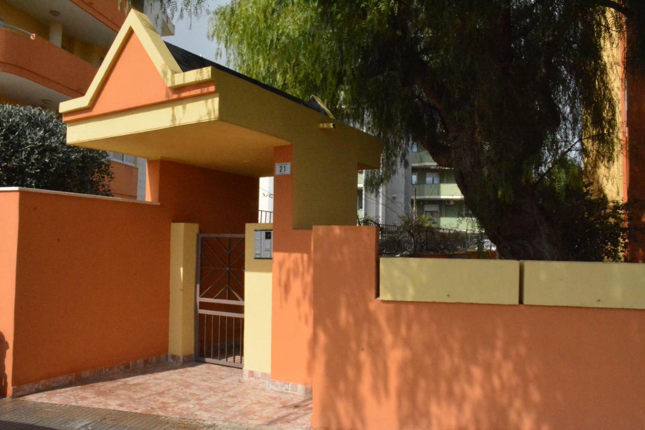 Giardini E Mare Bed & Breakfast Quartu SantʼElena Dış mekan fotoğraf